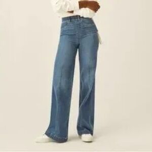 SPANXshape™ EveryWear
Seamed-Front Wide Leg Jeans L TALL